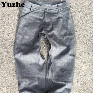 <span class=keywords><strong>Jeans</strong></span> in Denim <span class=keywords><strong>di</strong></span> Cotone <span class=keywords><strong>di</strong></span> Alta Qualità del Produttore, con Patch in <span class=keywords><strong>Pelle</strong></span> Personalizzata, Effetto Usurato, Doppia Ginocchiera, Vestibilità Larga e Comoda per Uomo - Product Image 1