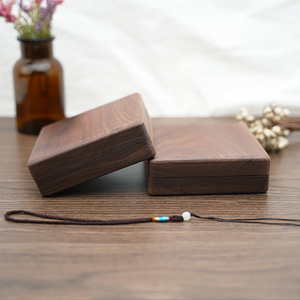 Caja de joyería de madera maciza para almacenamiento de pulseras, hecha a mano con forro de terciopelo, diseño compacto para organizadores de joyas - Product Image 2