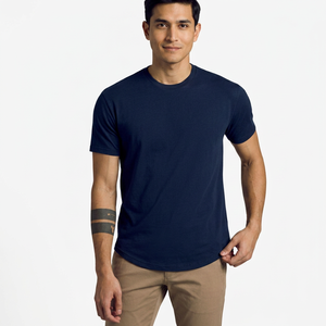 T-shirt classique pour homme à col rond, 200 grammes, polyester-coton, tricoté, style décontracté chic, avec ourlet incurvé et motif uni - Product Image 1
