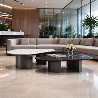 Bureau de forme irrégulière moderne, table basse de bureau avec plateau en marbre massif pour la réception et le salon d'hôtel, idéal pour les projets