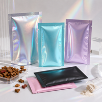 Pochettes plates personnalisées en papier holographique métallisé à trois soudures latérales pour l'emballage de friandises et de compléments alimentaires pour animaux de compagnie