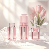 Tube de brillant à lèvres transparent rose de 5 ml avec couvercle carré, emballage cosmétique en gros avec grands pinceaux
