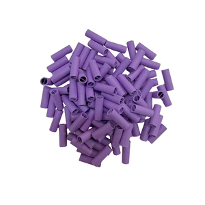 Cônes en papier violet avec franges à pompons pour projets créatifs - Product Image 1