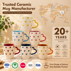 Taza de Café de Cerámica Lista para Enviar con Diseño de Corazón, Interior Colorido para Regalo en el Hogar, 24 Piezas por Caja - Product Image 1
