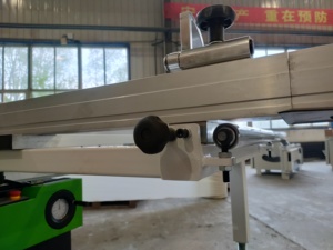 Sierra de Paneles Horizontal Profesional de Alta Precisión de 1600 mm - Máquina para Trabajar la Madera de 220 V de Calidad Superior - Product Image 5