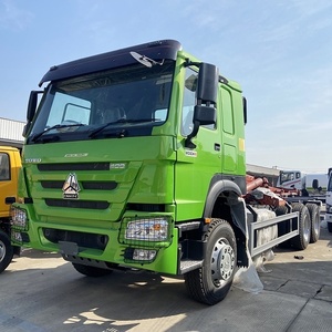 Camión de Basura HOWO de 20 Toneladas con Gancho Elevador y Brazo de Elevación en Venta - Product Image 2