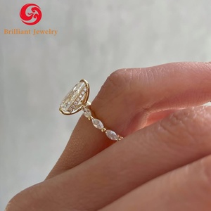 Anillo de Compromiso y Matrimonio de Oro Sólido de 14K y 18K con Moissanita de 7x9mm, 3CT, VVS1, Corte Pera, Precio de Fábrica - Product Image 5
