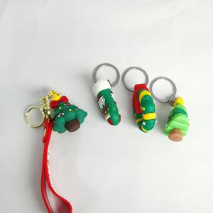 Llavero de PVC suave 3D personalizado con diseño de árbol de Navidad, colgante para bolso, accesorio para llavero de coche - Product Image 3