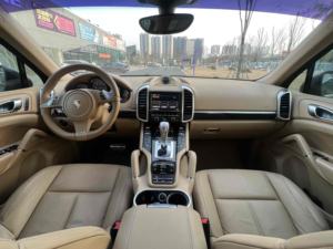 <span class=keywords><strong>Cayenne</strong></span> 3.0T Platinum Edition 2014, SUV 5 places, automatique, conduite à gauche, sièges en cuir foncé, essence, bon état, prix avantageux - Product Image 2