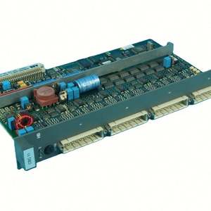 وحدة تحكم PLC جديدة أصلية جاهزة للبرمجة 0788734 للأتمتة الصناعية في المستودعات - Product Image 1