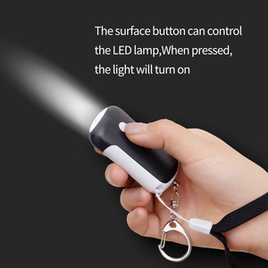 Porte-clés d'autodéfense à haut niveau sonore avec lampe de poche pour femmes âgées et dispositif d'urgence pour enfants - Product Image 5