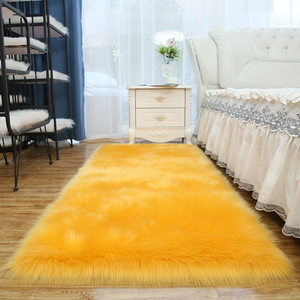 Tapis rectangulaire long en fausse fourrure, tapis moelleux et pelucheux pour chevet, tapis en fausse fourrure de mouton pour la décoration de chambre - Product Image 4