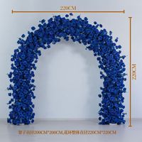 Guirlande de fleurs artisanales en soie bleu roi de luxe pour arche de mariage, idéale pour la fête des Mères, cérémonies en extérieur, jardins, événements et scènes.