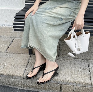 Elegantes Sandalias de Tacón Bajo con Plataforma para Mujer, Sandalias de Verano de Satén con Tiras Delgadas, Cómodas y Elegantes - Product Image 2