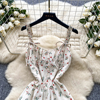 Robe Cami Florale Douce d'Été pour Femme avec Nœud Papillon et Taille Cintrée – Robes Midi Fluides et Élégantes pour Vacances Décontractées