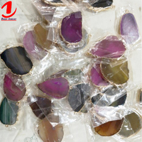 Vente en gros, Offre Spéciale : Tranches de cristal de quartz géode naturel, Tranches d'agate noire et bleue, Tranches colorées à bord doré, Écologique Oneby ZZ0070002