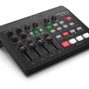 Roland AeroCasterVRC-01 อินเทอร์เฟซเสียงคอนโซลสตรีมมิ่งไร้สายแบบหลายกล้อง สำหรับการสตรีมสด วิดีโอบล็อก และการใช้งานส่วนตัว - Product Image 2