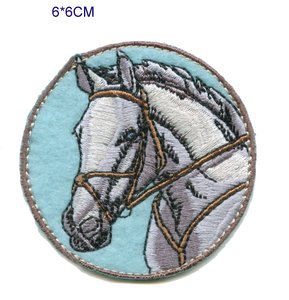 2025 Vast Gifts Patchs personnalisés pour chapeaux en tissu sergé non tissé, brodés, thermocollants et à coudre, avec auto-agrippant, motif cheval en feutre et design cœur - Product Image 2