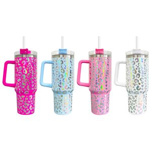 Tasse isotherme colorée de 40 oz en acier inoxydable à isolation sous vide, motif léopard holographique brillant, avec poignée et paille - Product Image 3