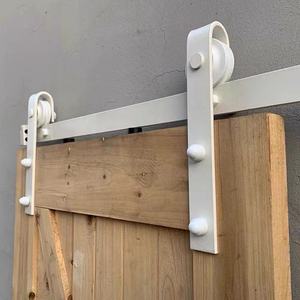 6.6 Ft. Kit de quincaillerie pour porte de <span class=keywords><strong>grange</strong></span> roulante blanche avec sangle à crochet style coulissant en bois massif Design rustique Portes de placard pliantes - Product Image 1