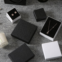 Boîte d'emballage pour bijoux Spot : boucles d'oreilles, bagues, bracelets, colliers – Couleurs unies noir et blanc, petite boîte fraîche pour bijoux – Promotion