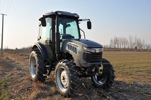 Chine Offre Spéciale 90 <span class=keywords><strong>hp</strong></span> 100hp 4*4 tracteur agricole prix nouveau QLN <span class=keywords><strong>pas</strong></span> <span class=keywords><strong>cher</strong></span> roue 90 <span class=keywords><strong>hp</strong></span> 100hp tracteur moteur diesel 4WD tracteur prix indien - Product Image 2