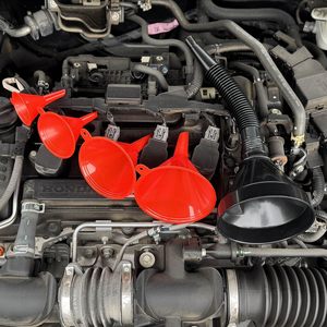 Entonnoir à huile en plastique durable, multifonctionnel et flexible, à large ouverture, pour le transfert de carburant, de liquides et d'huile automobile - Product Image 3