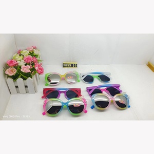 Enfants carré encadré bling arc-en-ciel lunettes <span class=keywords><strong>de</strong></span> soleil mode bébé pare-soleil lunettes <span class=keywords><strong>de</strong></span> soleil logo personnalisé enfants filles mélange couleur lunettes <span class=keywords><strong>de</strong></span> soleil - Product Image 6