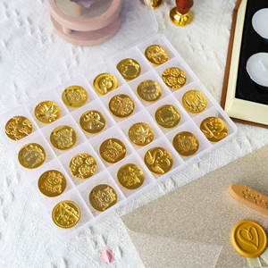 Kit de sceau de <span class=keywords><strong>cire</strong></span> personnalisé avec <span class=keywords><strong>tampon</strong></span> à initiales sur mesure, 30 bâtonnets de <span class=keywords><strong>cire</strong></span>, cuillère chauffante et tapis de <span class=keywords><strong>cire</strong></span> pour cartes - Product Image 6