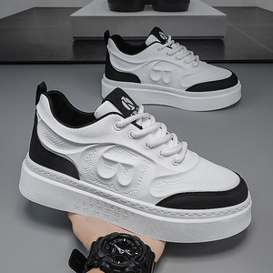 Sneakers de skate blanches pour hommes, design de luxe OEM, respirantes, semelle épaisse augmentant la taille, chaussures de sport décontractées tendance et polyvalentes - Product Image 1