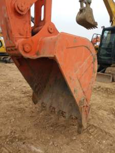 Excavateur d'occasion en bon état avec peu de temps d'utilisation et prix bon marché Excavatrice sur chenilles Hitachi ZX200b Excavatrices d'occasion de 10 à 20 tonnes - Product Image 5