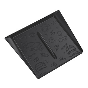 แผ่นซิลิโคนสำหรับชาร์จไร้สายสำหรับเทสลารุ่น Y 3 คอนโซลกลางแบบติดกาว - Product Image 1