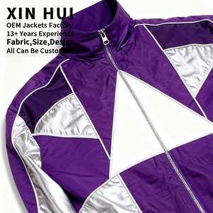 Chaqueta Cortavientos Bomber Personalizada Retro de Invierno para Hombre, en Cuero PU Morado con Parches Metálicos Plateados y Bloques de Color, Estilo Urbano con Logotipo - Product Image 3