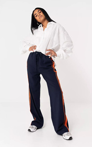 <span class=keywords><strong>Pantaloni</strong></span> a Righe <span class=keywords><strong>Blu</strong></span> <span class=keywords><strong>Scuro</strong></span> Personalizzati OEM per <span class=keywords><strong>Donna</strong></span> |   <span class=keywords><strong>Pantaloni</strong></span> Sportivi Arancioni Comodi e Freschi per Outfit Casual Quotidiani - Product Image 4