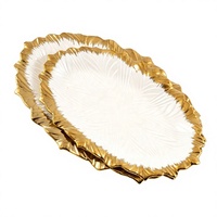 Vaisselle en porcelaine de style moyen-oriental moderne de luxe, bord doré, motif carré blanc, plat rectangulaire ovale en céramique, bord doré