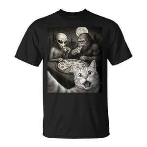 Selfie de un gato con Bigfoot comiendo pizza con camiseta de alienígena - Product Image 1