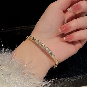 ลิซ่า หยุนซี กำไลข้อมือชุบไฟฟ้า 18k ประดับเพชรซิร์คอน ทอง เงิน ฝังเพชรขนาดเล็ก เครื่องประดับผู้หญิง ของขวัญวันครบรอบ กำไลแฟชั่น - Product Image 3