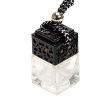 Nouveau Design transparent 8ml voiture suspendu désodorisant carré verre diffuseur bouteille avec bouchon en bois