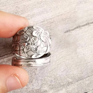 H361 Silver Cocktail <b>Ring</b> Flower Pattern Unisex Fashion Jewelry Gift <b>Ring</b> Plain Design <b>Statement</b> <b>Ring</b> for Women Men - Product Image 6