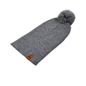 DB haakwear หมวกปอมปอมโคอาล่าสีเทาอุปกรณ์กีฬาฤดูหนาวผลิตในสหรัฐอเมริกา - Product Image 4