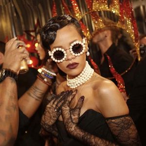Wholesale 2020 New Fashion Luxury Vintage Small <b>Frame</b> Women <b>Sunglasses</b> Pearl <b>Round</b> <b>Sunglasses</b> - Product Image 2