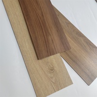 Chinesischer Hersteller Großhandel Vinyl-Planken-Bodenbelag Luxuriöser Wasserfester Dry-Back LVT Klebe-Vinylboden