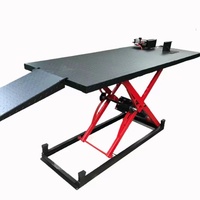 Ascenseur hydraulique certifié CE de moto de ciseaux à deux poteaux capacité de levage de 4000kg pour l'équipement d'entretien de moto