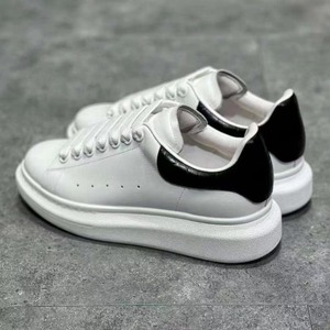 Chaussures de sport décontractées de luxe pour hommes et femmes McQueens 2026, de haute qualité, robustes, pour la course et la marche, à lacets, avec empeigne en maille légère, pour l'automne - Product Image 3