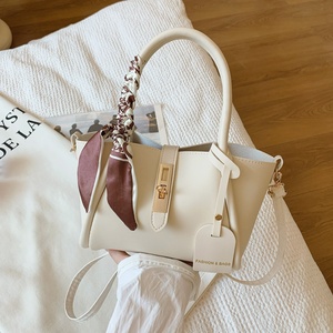 Sac à main sophistiqué en PU pour <span class=keywords><strong>femme</strong></span>, nouvelle collection 2025, sac bandoulière polyvalent de style occidental, sac seau tendance avec foulard en soie et fermeture éclair - Product Image 2