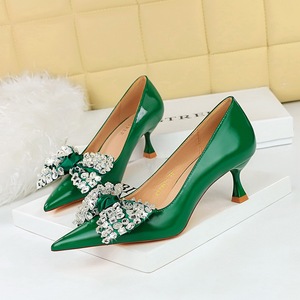 Chaussures élégantes à talons hauts pour femmes avec design coupe de vin, bouche peu profonde, bout pointu, nœud en strass, talons fins et plats pour banquets - Product Image 3
