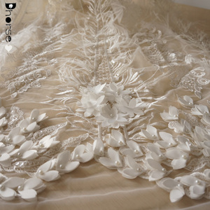 Tejido de encaje de plumas sang trọng ngọc trai đính cườm trắng nặng 3D hoa lông ren vải - Product Image 3