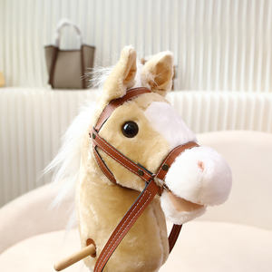 Bastone cavallo peluche fatto a mano Hobby cavallo su un bastone con ruote di legno vero <span class=keywords><strong>Pony</strong></span> nitrire e suoni galoppanti per i bambini più piccoli - Product Image 6