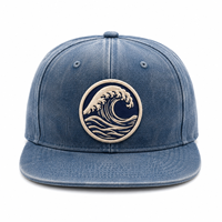 Casquette snapback vintage en denim délavé, imperméable, style sportif, petite série, avec patch tissé motif vague et étiquette personnalisée