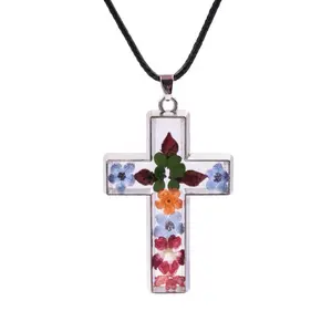 Customized pressed natural dried fresh flower resin cross pendant necklace for women jewelry goddess gift